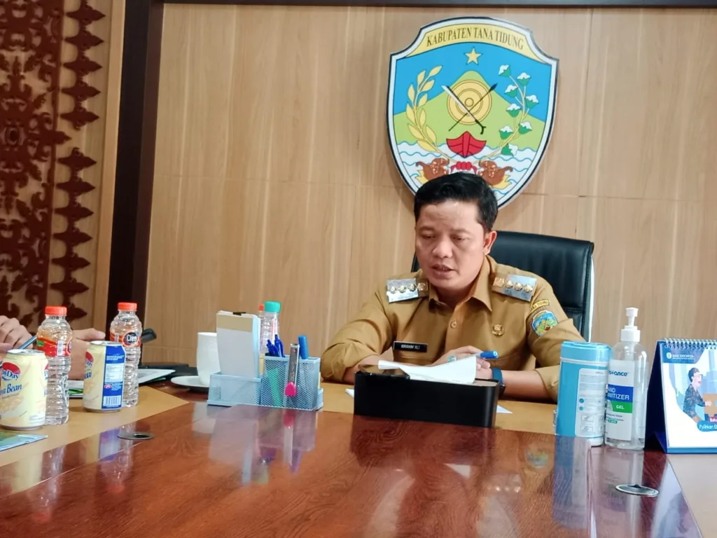 Foto(Int) Bupati KTT Ibrahim Ali