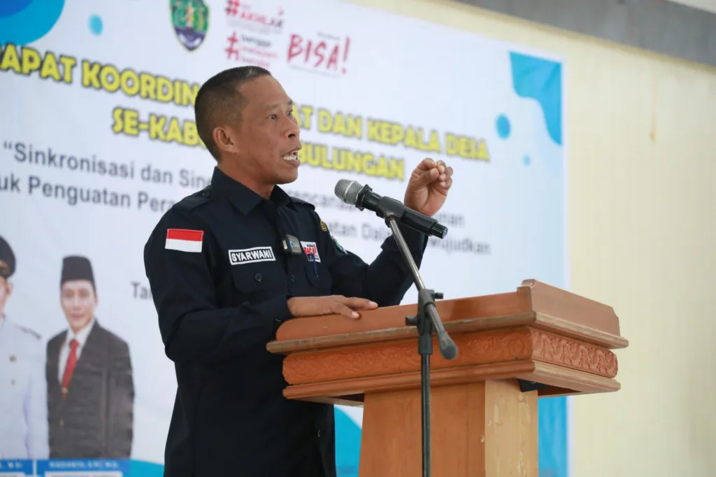 BERI ARAHAN: Bupati Bulungan Syarwani.,S.Pd.M.Si saat memberi arahan pada para tenaga kesehatan pada puncak peringatan hari kesehatan nasional beberapa waktu lalu.