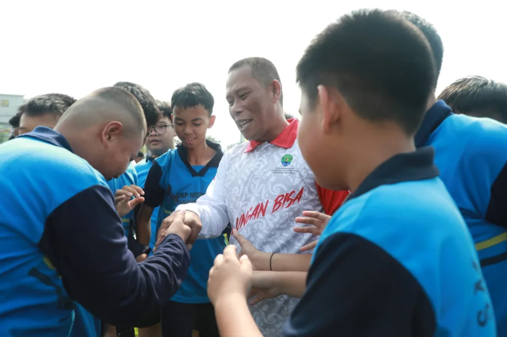 BERTEMU PELAJAR- Bupati Bulungan, Syarwani, S.Pd.M.Si saat bertemu pelajar disalah satu sekolah di Tanjung Selor belum lama ini.