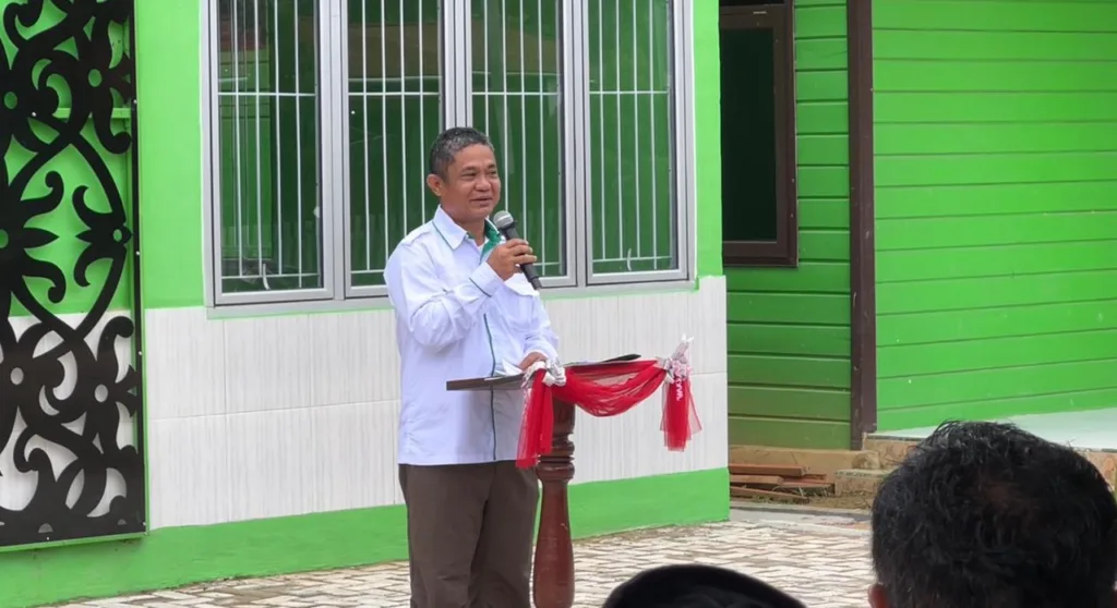 RESMIKAN KANTOR BARU: Kepala Dinas Kehutanan,Provinsi Kaltara, Syarifuddin saat meresmikan Kantor Resort Pimping pada Unit Pelaksana Teknis Daerah (UPTD) Kesatuan Pengelolaan Hutan (KPH) Kota Tarakan, pada Jum'at (16/2/2024)