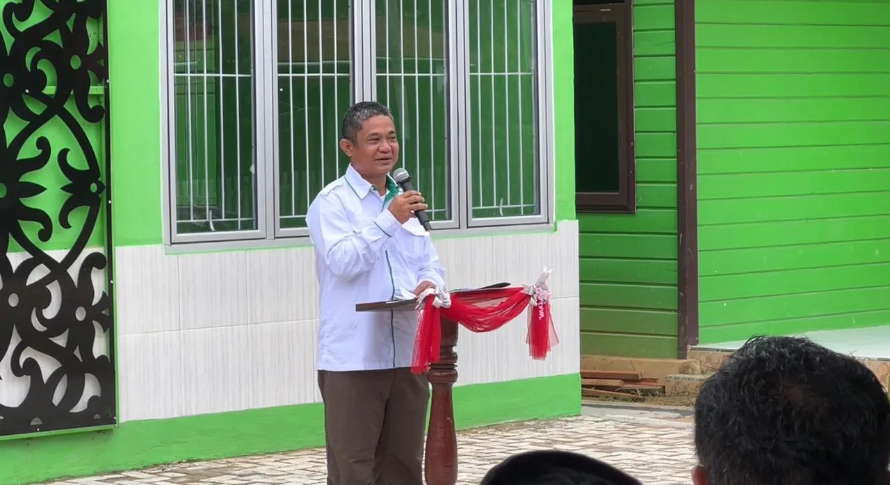 RESMIKAN KANTOR BARU: Kepala Dinas Kehutanan,Provinsi Kaltara, Syarifuddin saat meresmikan Kantor Resort Pimping pada Unit Pelaksana Teknis Daerah (UPTD) Kesatuan Pengelolaan Hutan (KPH) Kota Tarakan, pada Jum'at (16/2/2024)