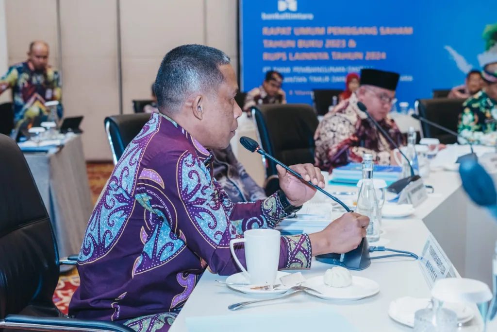 Bupati Bulungan, Syarwani.,S.Pd.M.Si saat menghadiri rapat pemegang saham Bankaltimtara di Jakarta beberapa waktu lalu