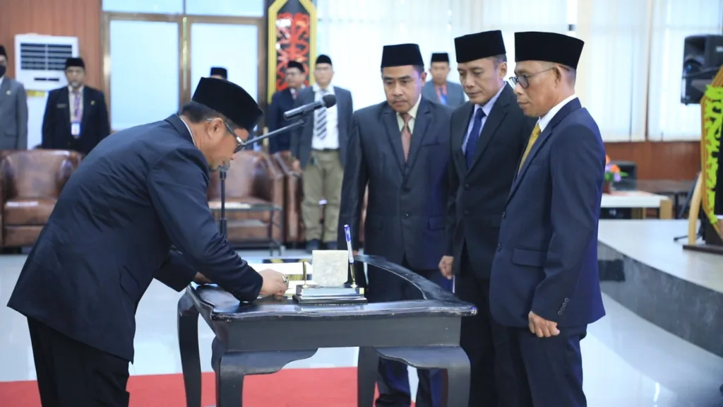 DILANTIK: Bupati melantik pejabat administrator dan pengawas di lingkup Pemerintah Kabupaten Bulungan