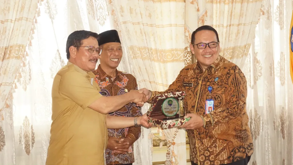 AUDIENSI: Bupati Bulungan bersama dengan Wakil Bupati saat menyambut audiensi kepala BNN beserta rombongan di Kantor Bupati Bulungan.