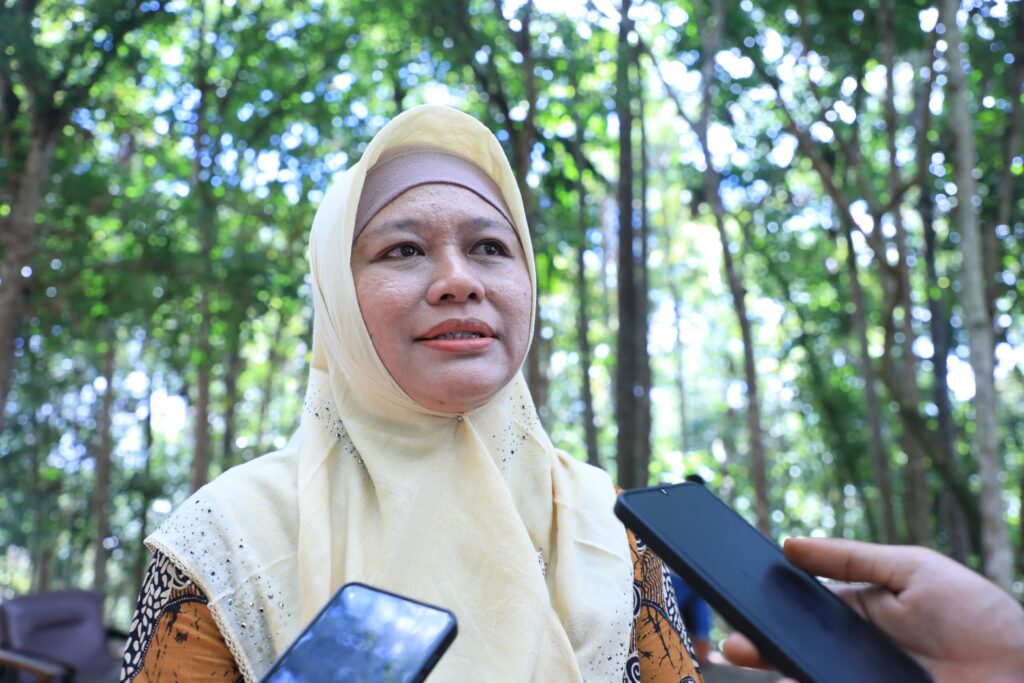 Dewi Sri Kurniawati, S.Si M.Si, Pengawas Lingkungan Hidup Ahli Madya Direktorat Pengaduan Pengawasan dan Sanksi Administrasi Lingkungan Hidup dan Kehutanan Kementerian Lingkungan Hidup dan Kehutanan (KLHK)