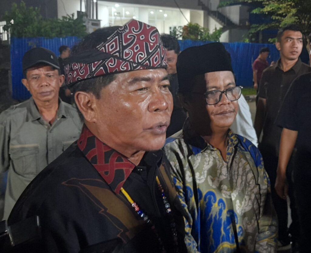 Gubernur Kaltara, bersama ketua KPU Provinsi Kaltara usai peluncuran tahapan pemilihan Gubernur dan Wakil Gubernur Kaltara 2024 di Lapangan Agatis beberapa waktu lalu.