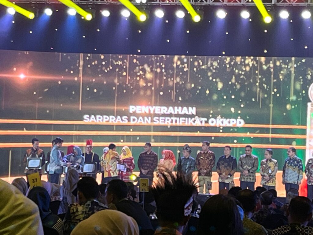 PENGHARGAAN : Piagam penghargaan Bapanas Award yang diterima Provinsi Kaltara.