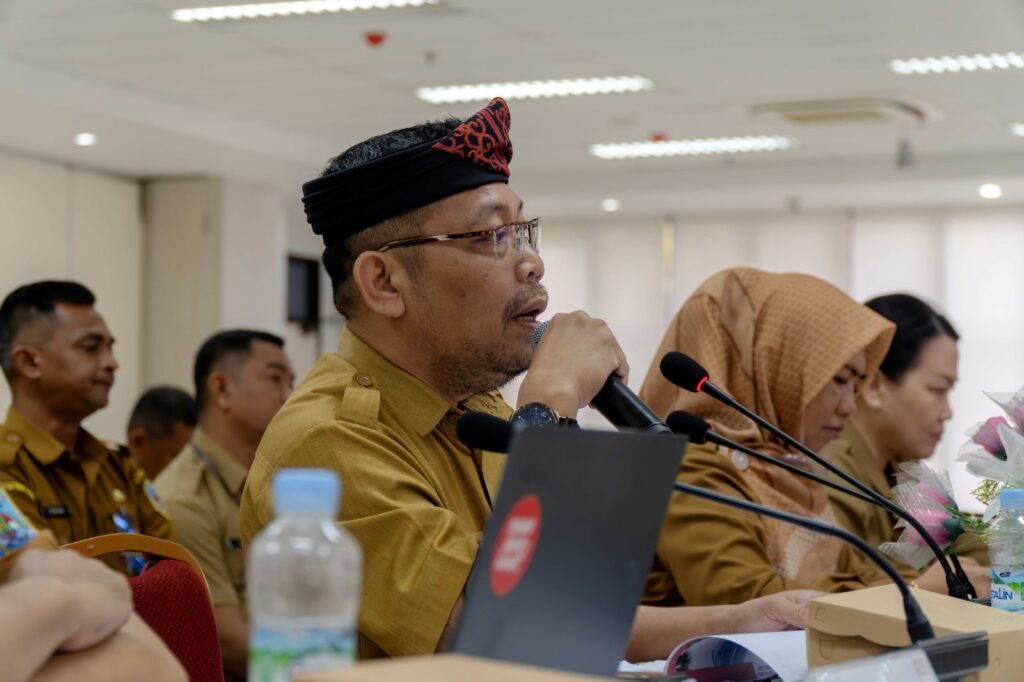 EVALUASI SAKIP : Asisten Bidang Administrasi Umum, Pollymaart Sijabat, SKM., M.AP menghadiri Rapat Evaluasi Implementasi SAKIP Provinsi Kaltara 2024, Senin (29/7/24) lalu.
