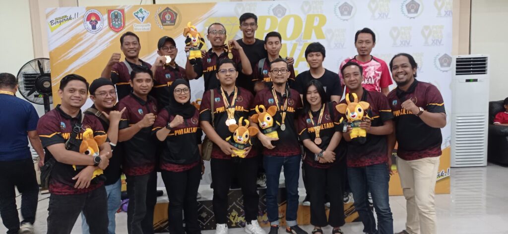 POWARNAS: Kontingen PWI Kaltara saat mengikuti berbagai rangkaian kegiatan Porwanas XIV di Banjarmasin, Kalimantan Selatan.