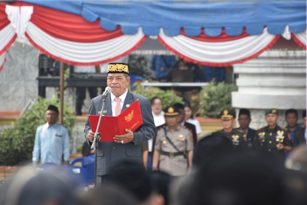 SUMPAH PEMUDA: Pjs Bupati Bulungan, H Haerumuddin, SH, MAP memimpin upacara peringatan Hari Sumpah Pemuda (HSP) ke 96 tahun 2024 di halaman Kantor Bupati pada Senin (28/10).