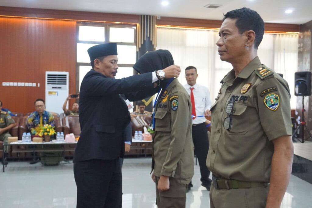 BIMTEK: Personel Satuan Polisi Pamong Praja dan Pemadam Kebakaran Kabupaten Bulungan mengikuti bimbingan teknis peningkatan kapasitas di Ruang Tenguyun Lantai II Kantor Bupati pada Senin (11/11).