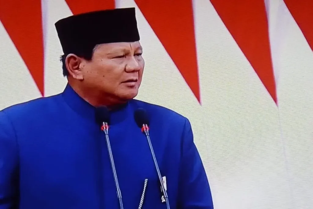 Presiden Prabowo Subianto saat menyampaikan pidato kenegaraan pertama di Gedung MPR/DPR RI di Senayan Jakarta, Minggu (20/10/2024)