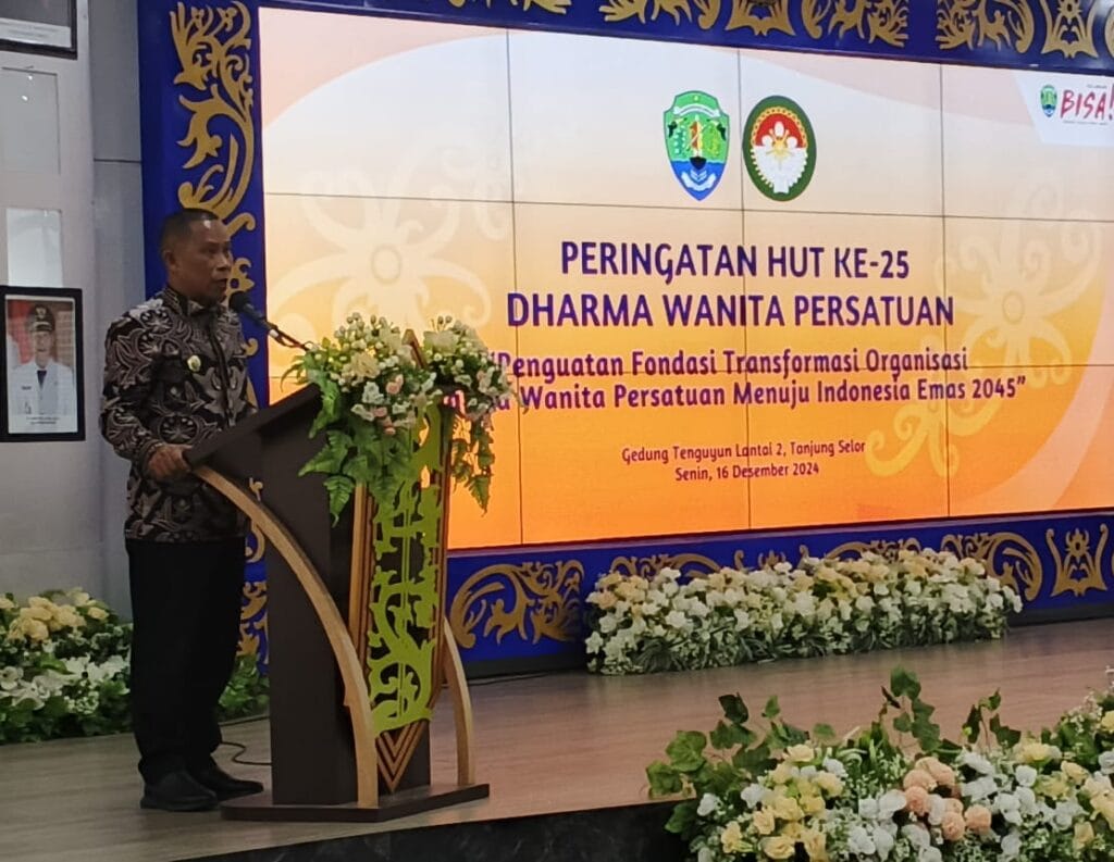 HUT DWP: Bupati Bulungan Syarwani, S.Pd.M.Si membuka peringatan Hari Ulang Tahun (HUT) ke-25 Dharma Wanita Persatuan (DWP) tingkat Kabupaten Bulungan di Ruang Tenguyun Lantai II Kantor Bupati Bulungan, Senin (16/12).