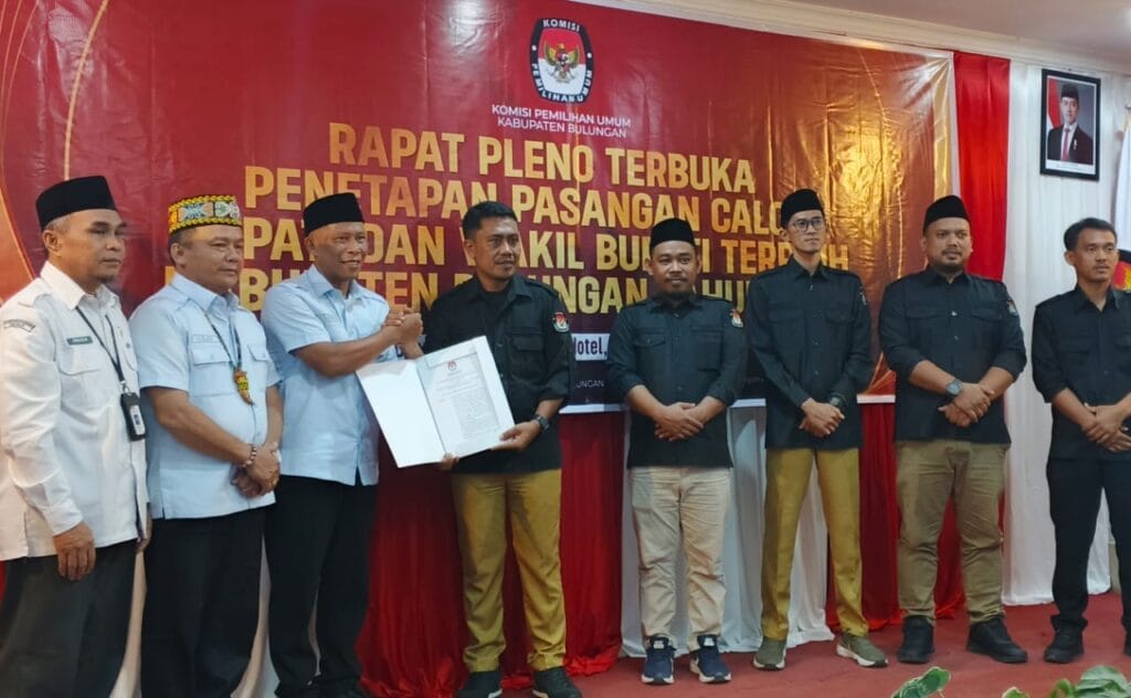 DITETAPKAN: Komisi Pemilihan Umum (KPU) Kabupaten Bulungan, menetapkan Paslon Syarwani-Kilat (SiAP) sebagai pemenang Pilkada Bulungan tahun 2024 bertempat di Hotel Grand Pangeran Khar, Kamis (9/1/25).