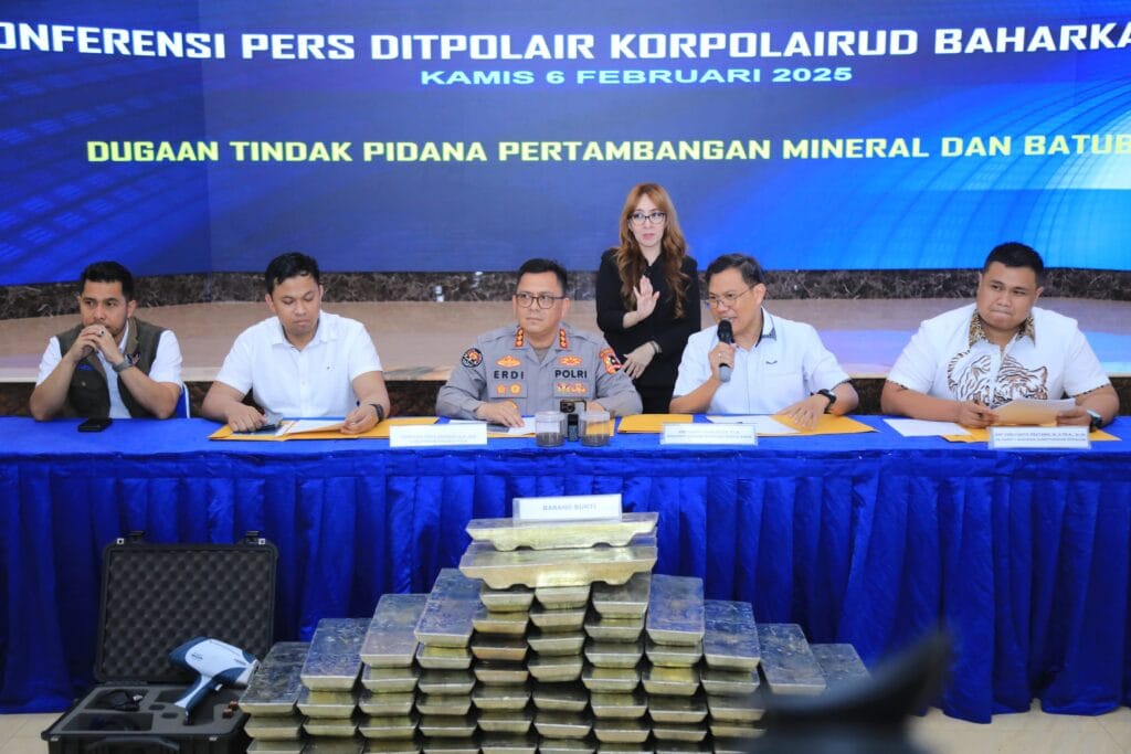 KONFERENSI PERS: Subdit Gakkum Ditpolair Korpolairud Baharkam Polri berhasil mengungkap kasus dugaan tindak pidana pertambangan mineral dan batubara ilegal yang beroperasi di Kota Bekasi, Jawa Barat