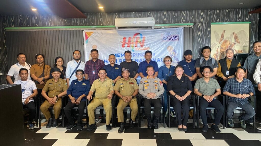 HARI PERS: Gubernur Kaltara, Dr. H. Zainal Arifin Paliwang, S.H, M.Hum dan Kabid Humas Polda Kaltara Kombes Pol Budi Rachmat, S.I.K, M.Si menghadiri peringatan Hari Pers Nasional (HPN) 2025 yang digelar rekan-rekan jurnalis Kaltara bertempat di Café Lepak Komai di Jalan Langsat, Tanjung Selor.