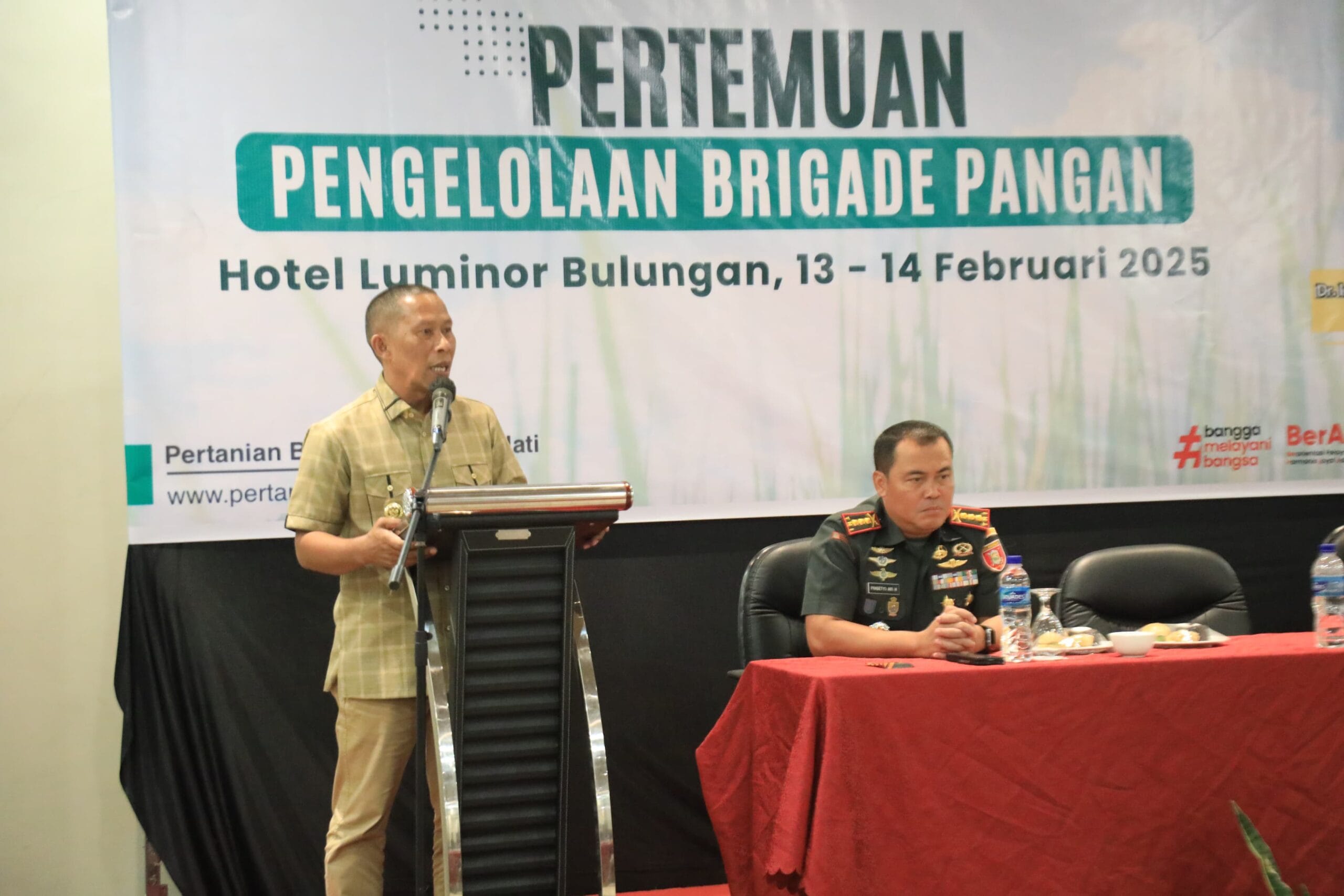 BRIGADE PANGAN: Bupati Bulungan, Syarwani, S.Pd.M.Si saat menghadiri Pertemuan Pengelolaan Brigade Pangan di Hotel Luminor Tanjung Selor yang dilaksanakan selama dua hari tanggal 13 – 14 Februari 2025 lalu.