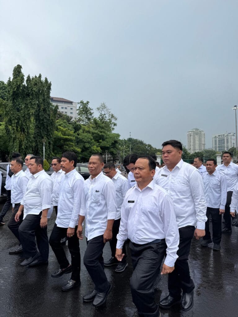 GLADI BERSIH: Sebelum proses pelantikan seluruh kepala daerah terpilih termasuk pasangan Bupati dan Wakil Bupati Bulungan terpilih mengikuti gladi bersih hingga baris berbaris di Jakarta.