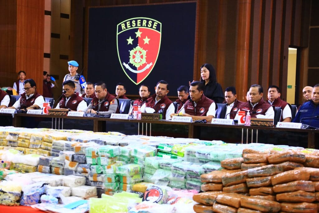 Direktorat Tindak Pidana Narkoba Bareskrim Polri bersama jajaran kewilayahan berhasil mengungkap 6.881 kasus tindak pidana narkotika sepanjang periode Januari hingga 27 Februari 2025