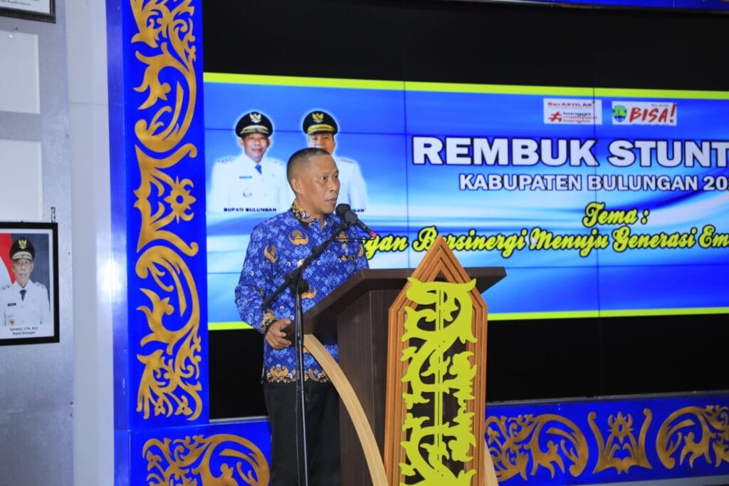 BERI ARAHAN: Bupati Bulungan, Syarwani, S.Pd.M.Si saat membuka kegiatan rembuk stunting tahun 2025 di Ruang Tenguyun Kantor Bupati, Senin (17/3/2025)