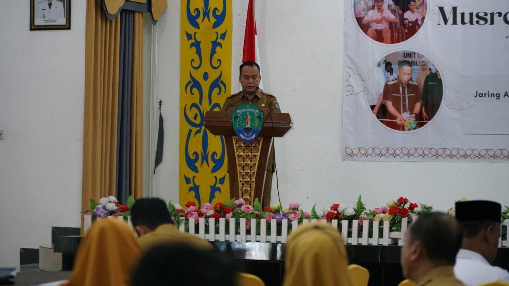 BERI ARAHAN: Wakil Bupati Bulungan, Kilat A,Md saat memberi arahan pada pembukaan Musyawarah Perencanaan Pembangunan (Musrenbang) Inklusi Tahun 2025 dengan tema “ JARI Bulungan, Jaringan Aspirasi Rakyat Inklusif Bulungan” di Ruang Serbaguna Rumah Jabatan Bupat Bulungan, Selasa (24/3/2025)