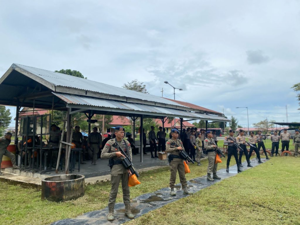LATIHAN: Sebanyak 48 personel gabungan dari Brimobda Polda Kaltara Batalyon A Pelopor, Dit Samapta Polda Kaltara, dan Polresta Bulungan mengikuti latihan intensif pengambilan sertifikasi Penembak Gas Air Mata