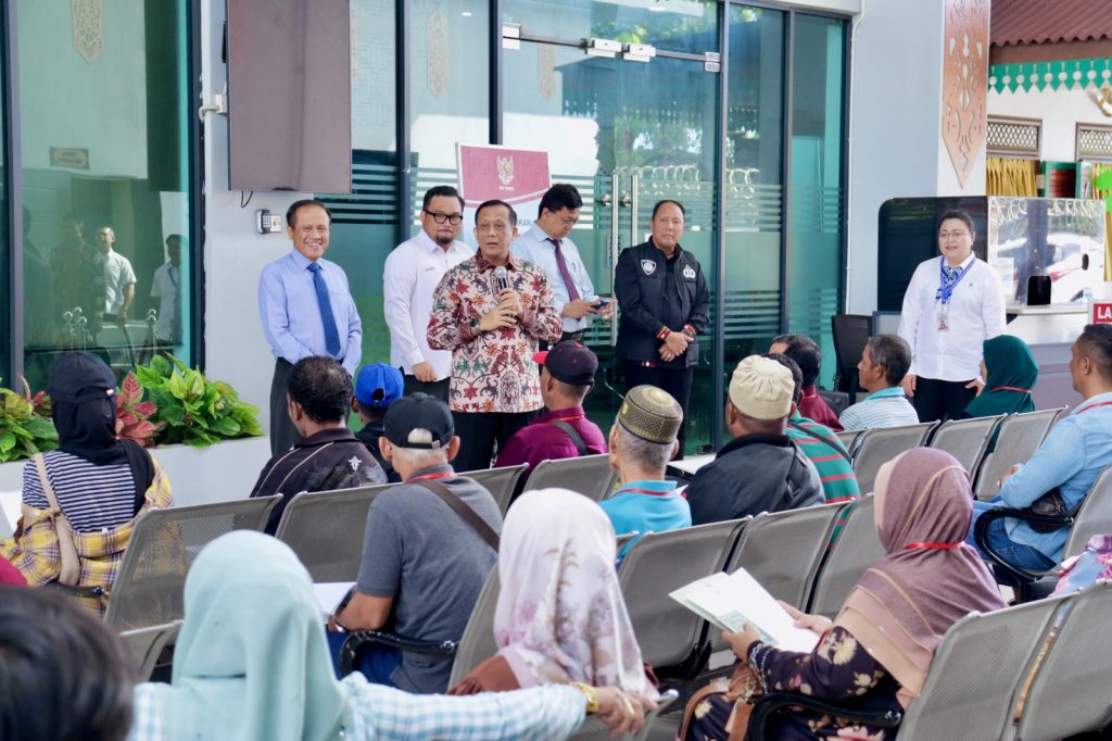 SAPA WNI: Kapolda Kalimantan Utara, Irjen Pol Hary Sudwijanto, S.I.K., M.Si., melaksanakan kunjungan silaturahmi ke Konsulat Republik Indonesia (KRI) di Tawau, Malaysia, di sela kegiatan kunjungan kehormatan ke Ibu Pejabat Polis Kontinjen Sabah. Selasa, (29/4/25).