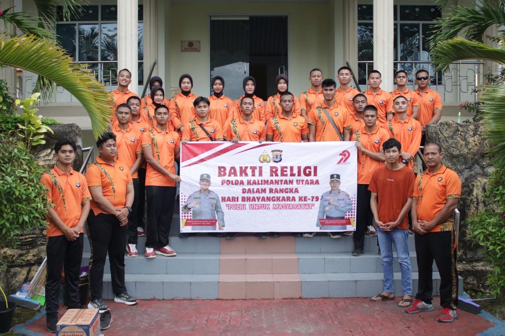 BAKTI RELIGI Dalam rangka memperingati Hari Bhayangkara ke 79 tahun 2025, Polda Kaltara menyelenggarakan kegiatan Bakti Religi sebagai wujud pengabdian dan kepedulian kepada masyarakat, khususnya dalam bidang keagamaan.