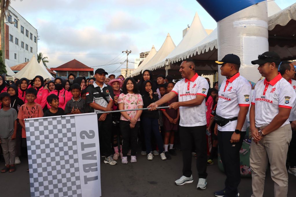 Dalam rangka memperingati Hari Bhayangkara ke-79, Polres Nunukan menggelar kegiatan jalan santai bersama Forkopimda, instansi terkait, serta masyarakat pada Sabtu pagi (28/06/25)