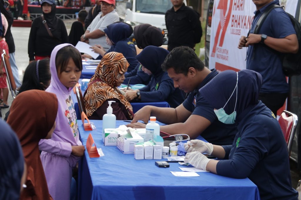 Dalam rangka memperingati Hari Bhayangkara ke-79 tahun 2025, Polda Kaltara menggelar kegiatan Bakti Kesehatan dan berbagai pelayanan kepolisian lainnya di kawasan Car Free Day Tebu Kayan Tanjung Selor Kabupaten Bulungan Provinsi Kaltara, Minggu pagi (29/06/2025).