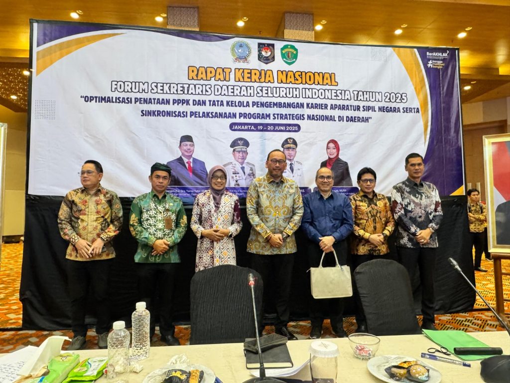 RAKERNAS : Pj Sekprov Kaltara, Dr Bustan, SE, M.Si menghadiri Rakernas Forsesdasi 2025 di Hotel Grand Mercure Jakarta Pusat, Jumat (20/6) lalu.