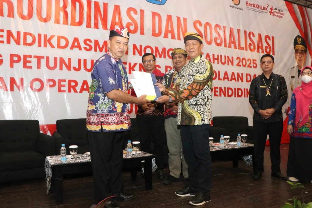 Mewakili Gubernur Kaltara, Dr. H. Zainal A. Paliwang, S.H. M.Hum, Datu Iqro menjelaskan salah satu instrumen penting dalam mendukung upaya ini adalah Dana Bantuan Operasional Satuan Pendidikan (BOSP).