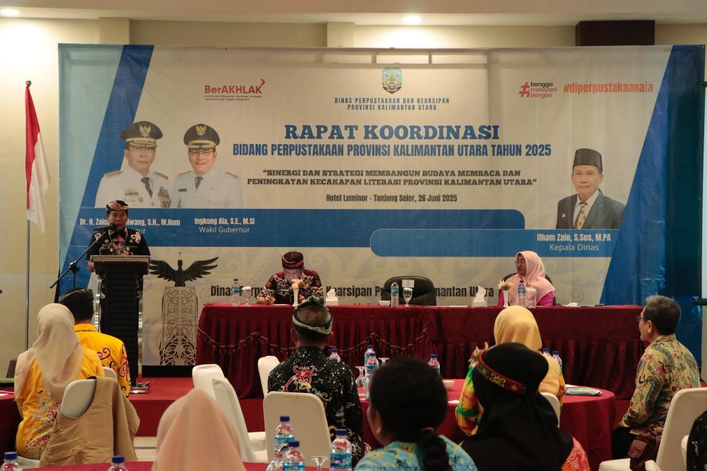 RAPAT KOORDINASI: Gubernur Kalimantan Utara (Kaltara), Dr. H. Zainal A. Paliwang, S.H., M.Hum., membuka Rapat Koordinasi (Rakor) Bidang Perpustakaan Provinsi Kalimantan Utara Tahun 2025 yang digelar di Ballroom Hotel Luminor, Kamis (26/6/25).