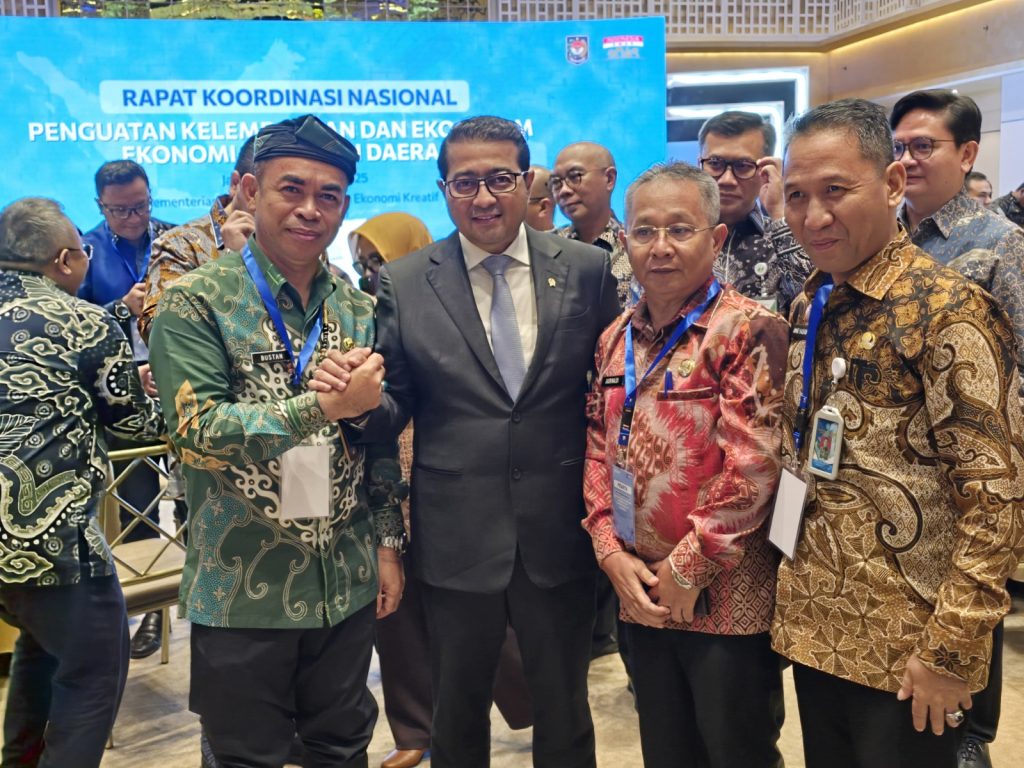 RAKORNAS : Pj. Sekprov Kaltara, Dr. Bustan, SE., M.Si menghadiri Rakornas Penguatan Ekosistem Ekonomi Kreatif digelar oleh Kemenekraf bersama Kemendagri di Ballroom Thamrin Nine, Jakarta, Selasa (8/7/25)