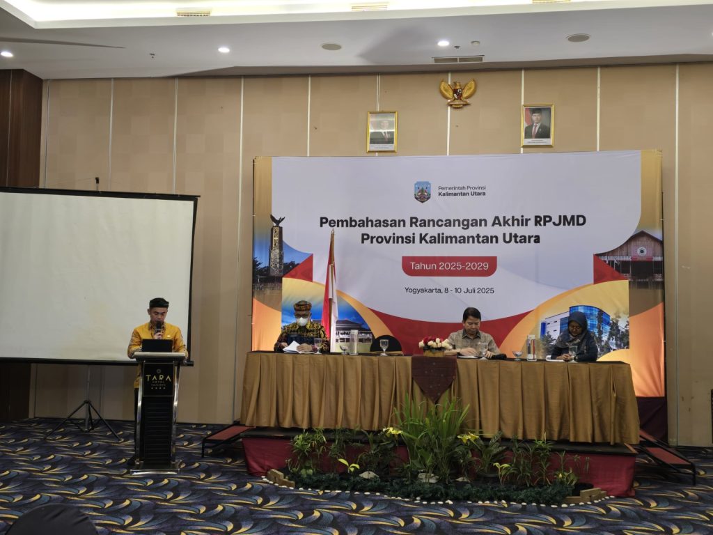 Pj. Sekretaris Provinsi (Sekprov) Kaltara, Dr. Bustan, S.E., M.Si membuka kegiatan pembahasan Rancangan Akhir Rencana Pembangunan Jangka Menengah Daerah (RPJMD) Provinsi Kalimantan Utara Tahun 2025-2029.