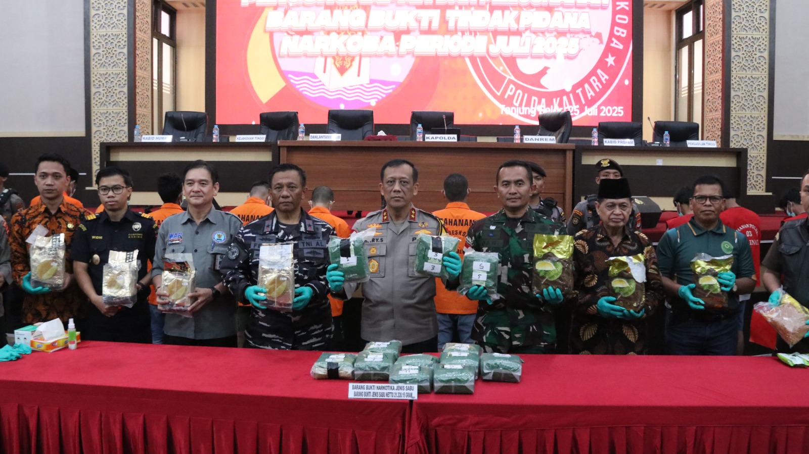 TINDAK TEGAS: Sepanjang Juli 2025 sebanyak 21,3 kilogram Sabu dengan 10 orang tersangka berhasil diamankan Polda Kaltara hal tersebut sebagai bentuk komitmen tidak ada komproni terhadap peredaran narkoba di wilayah Kalltara.