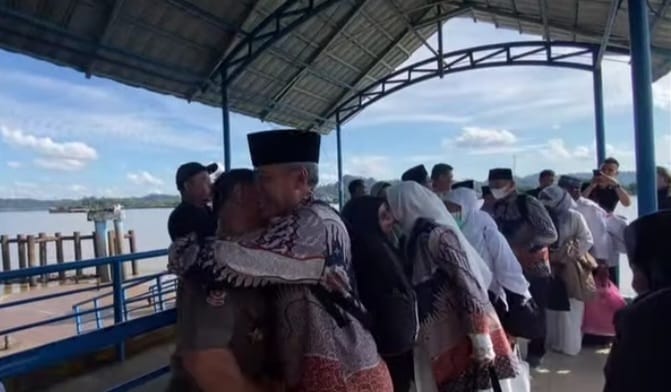 HARU: Sebanyak 86 jamaah haji Bulungan datang dengan selamat di pelabuhan VIP Bulungan termasuk Sekretaris Daerah (Sekda) Bulungan Risdianto, S.Pi.M>Si yang menunaikan ibadah haji tahun ini.
