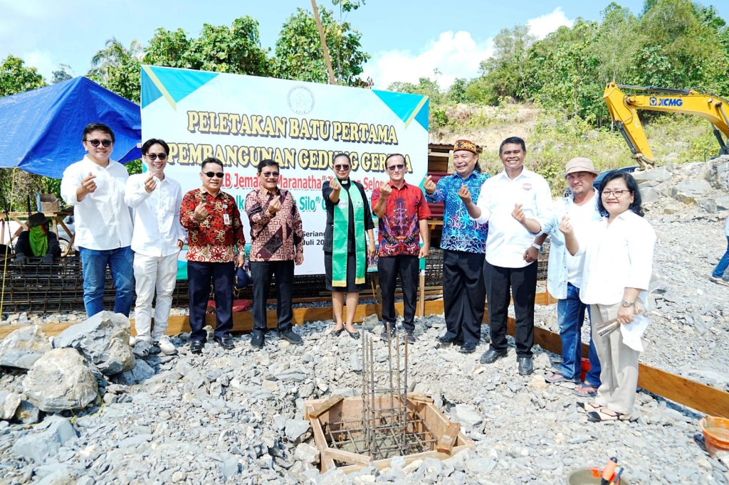 KOMITMEN : Wagub Kaltara, Ingkong Ala, SE., M.Si menghadiri "Peletakan Batu Pertama Pembangunan Gedung Gereja, GPIB Jemaat Maranatha Tanjung Selor" Pos Pelkes 'Lembah Silo' Gunung Seriang, Kamis (31/7/25).
