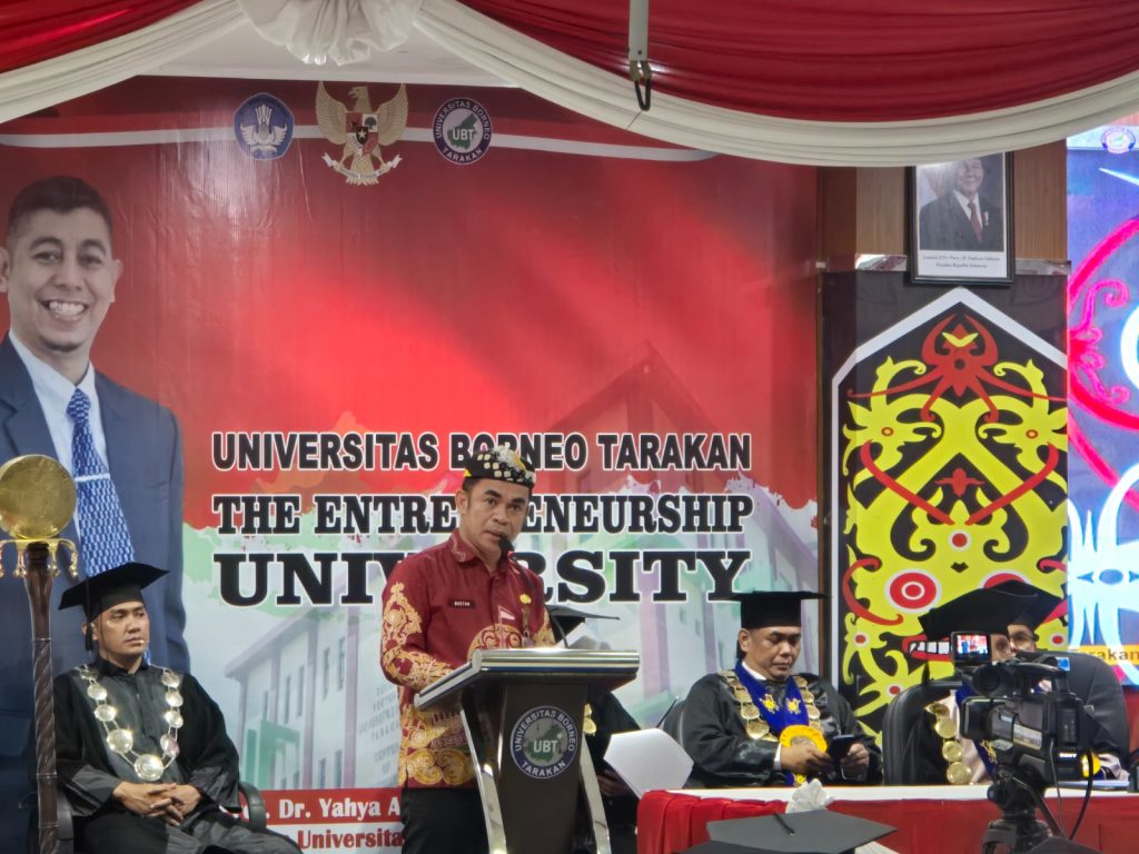 WISUDA : Pj. Sekprov Kaltara, Dr. Bustan, S.E., M.Si hadir bersama mengikuti dan menyaksikan prosesi Wisuda ke-40 Universitas Borneo Tarakan (UBT) Tahun 2025, dilaksanakan di Ruang Pertemuan Lt.4 Gedung Rektorat UBT, Kamis (31/7).