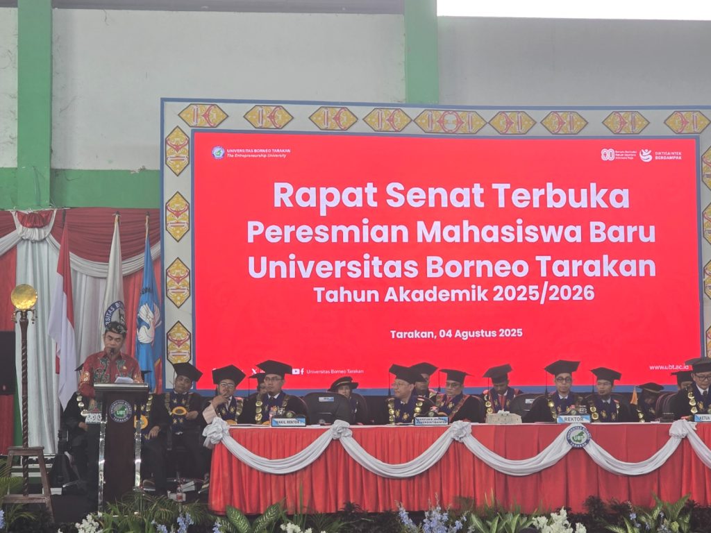 BERI ARAHAN : Pj Sekprov Kaltara Dr. Bustan, S.E., M.Si membuka acara "Peresmian Mahasiswa Baru Universitas Borneo Tarakan" digelar di Gedung Olahraga (GOR) Tipe B, Kampung Empat Kota Tarakan, Senin (4/8).