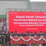 BERI ARAHAN : Pj Sekprov Kaltara Dr. Bustan, S.E., M.Si membuka acara "Peresmian Mahasiswa Baru Universitas Borneo Tarakan" digelar di Gedung Olahraga (GOR) Tipe B, Kampung Empat Kota Tarakan, Senin (4/8).