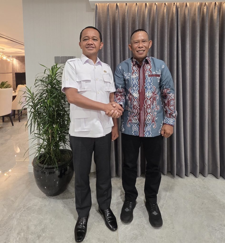KONSOLIDASI: Ketua DPD Golkar Kaltara Syarwani saat bertemu langsung Ketua Umum Golkar Bahlil Lahadalia di Jakarta membahas persiapan jelang Musda Golkar Kaltara di Tanjung Selor Desember mendatang. .