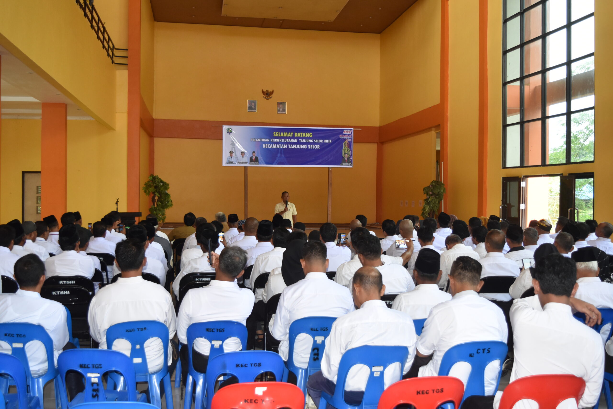 Bupati Bulungan Syarwani.,S.Pd.,M.Si menghadiri pelantikan 148 Ketua Rukun Tetangga (RT) dan Rukun Warga (RW) se-Kelurahan Tanjung Selor Hilir periode 2026-2030