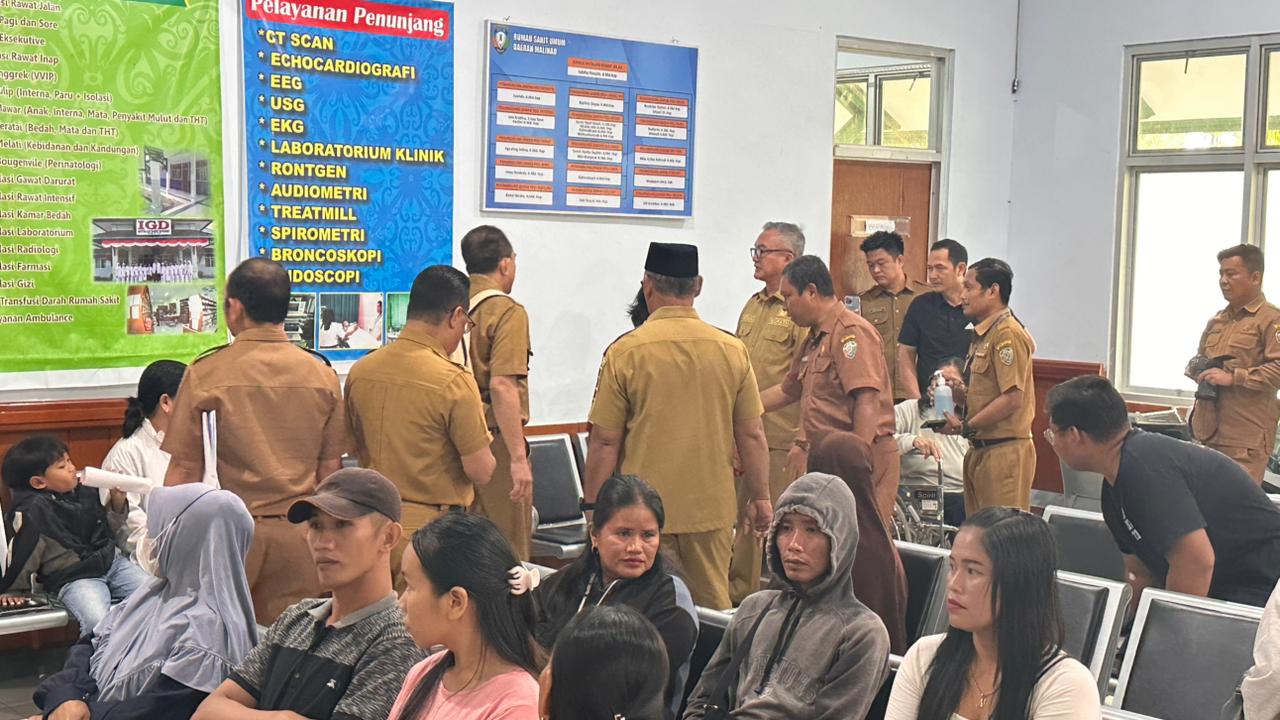 TINJAU LAPANGAN: Bupati Malinau Wempy W Mawa meninjau sejumlah pelayanan publik di awal tahun 2026 salah satunya pelayanan rumah sakit.