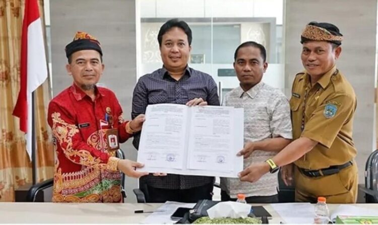 FOTO BERSAMA: Momen foto bersama usai rapat finalisasi yang diselenggarakan Pansus I DPRD Kaltara. (Foto: Istimewa)